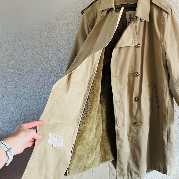 Vintage misty Harbor Tan Trench Coat w/ removable Sherpa Lining - Picture 3 of 13